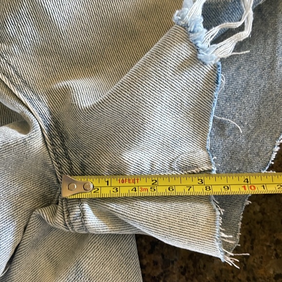 BLANKNYC The Essex Classic Distressed Denim Short sz 29 - Picture 6 of 9